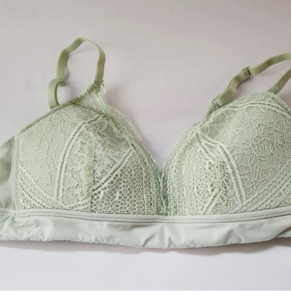 Auden Lace lightly lined wireless bra in Light Green